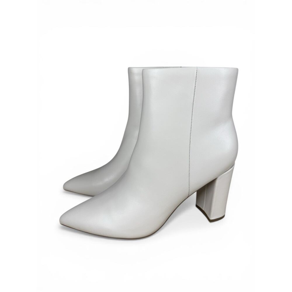 Size-9M Marc Fisher LTD Jarli White Ankle Boots Block Heel Pointed Toe